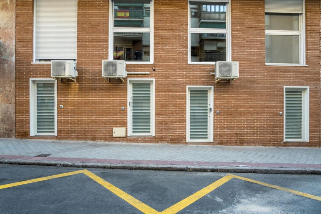 Modern- 1 Bd 1,5 Bth- Delicias Atocha Appartement Madrid Buitenkant foto